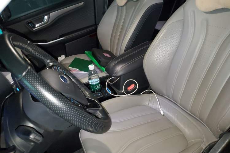 Used Ford Escape 2020 EcoBoost 245 Four-Wheel Drive Luxury Edition Left Front Seat