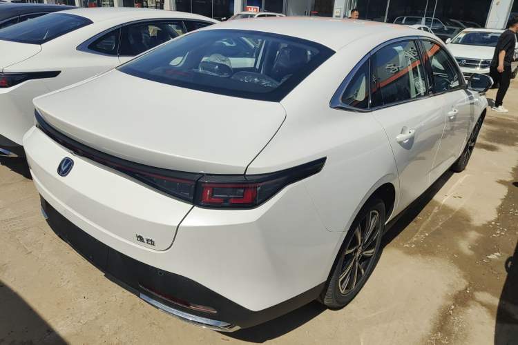 Used CHANGAN Eado 2025 Blue Whale 1.5T 500Bar Prestige Model
