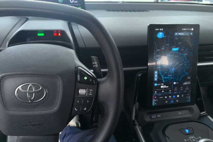 Used Toyota bZ3 2023 517 km Elite PRO Center Console
