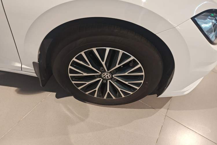 Used Volkswagen Sagitar 2019 280TSI DSG Comfort Version China V Standard Right Front Wheel Hub
