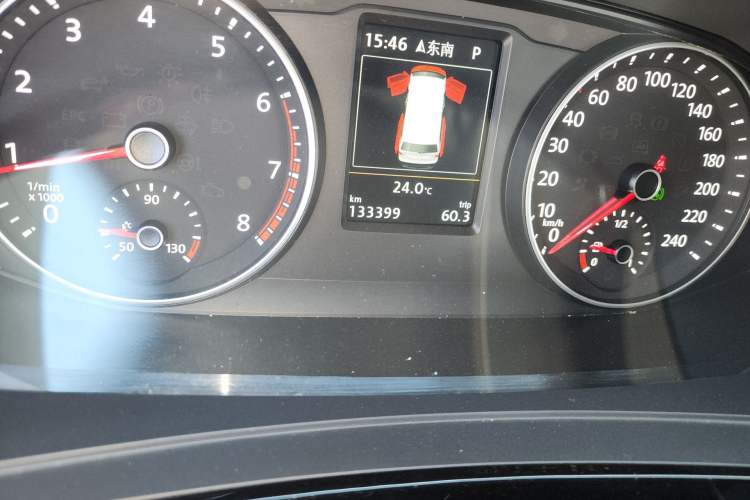 Used Volkswagen Multivan 2019 2.0 TSI 4x4 Prestige Edition 7-Seater Odometer Close Up