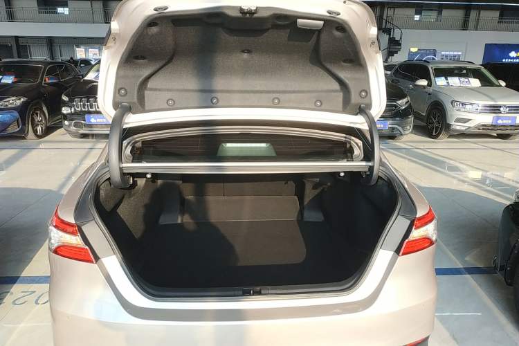 Used Toyota Camry 2021 2.5G Luxury Edition Trunk