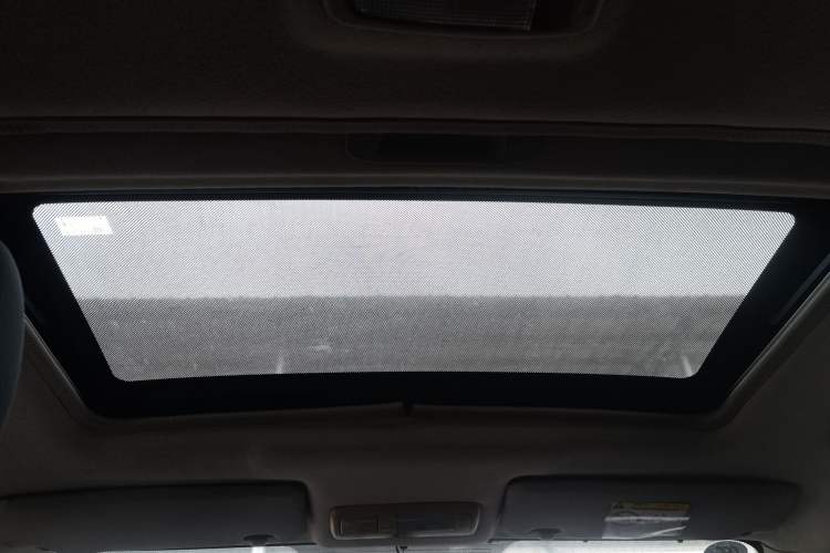 Used Geely Auto Diamond 2014 Sedan 1.5L Manual Luxury Model Headliner