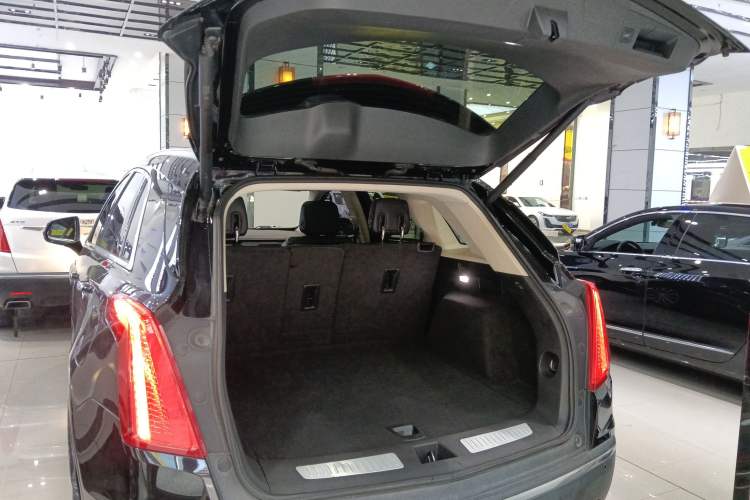 Used Cadillac XT5 2018 25T Luxury Model