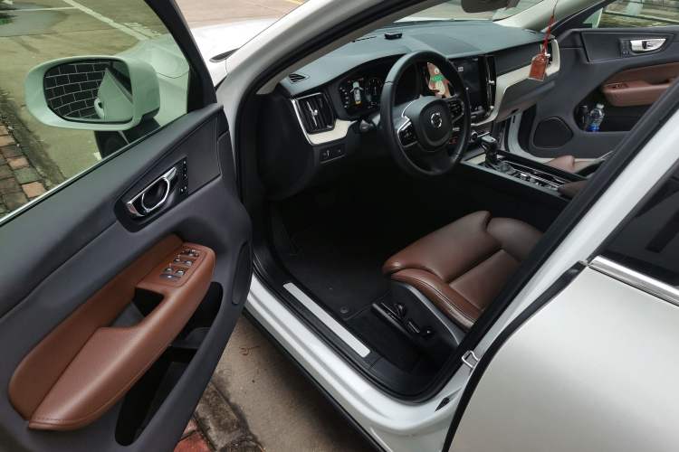 Used Volvo XC60 2020 T5 4x4 Smart Luxury Edition
