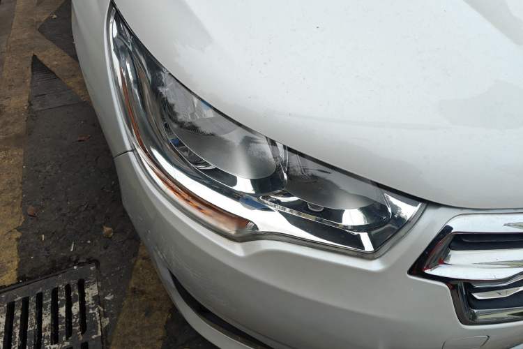 Used Citroen C4L 2013 1.8L Automatic Jingzhi Edition Right Front Headlight