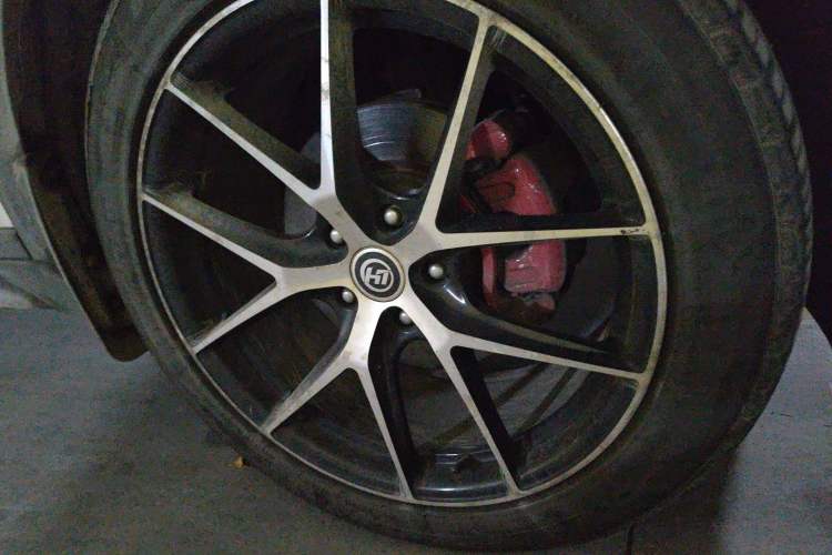 Used Hyundai Tucson 2015 1.6T Dual-Clutch Two-Wheel-Drive Smart Model Right Front Wheel Hub