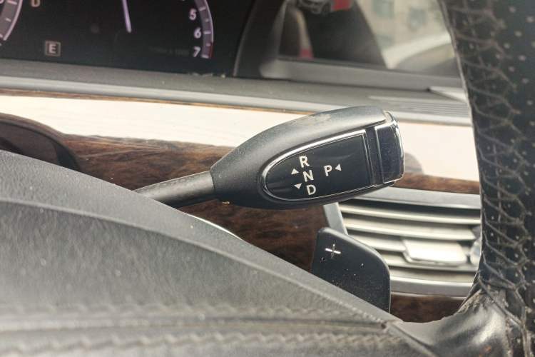 Used Mercedes-Benz S-Class 2012 S 300 L Business Standard Model