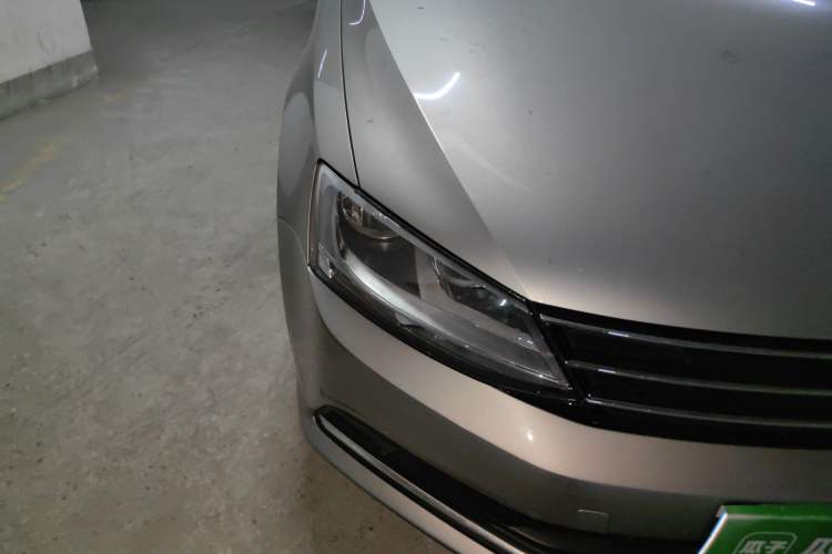 Used Volkswagen Sagitar 2017 1.6L Automatic Comfort Model Right Front Headlight