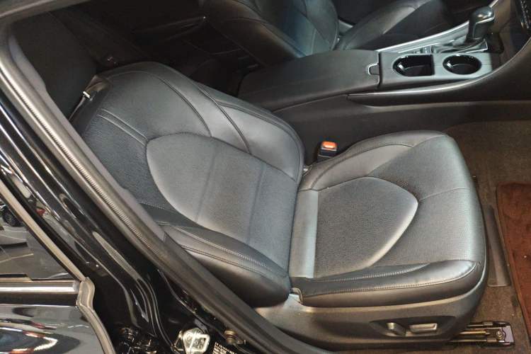 Used Toyota Avalon 2022 2.5L Luxury Edition Right Front Seat