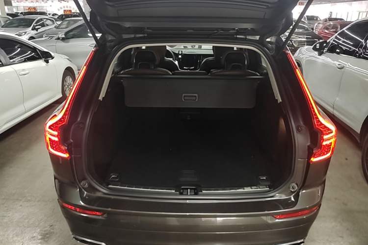 Used Volvo XC60 2019 T5 4x4 Smart Edition China VI Standard
