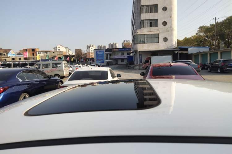 Used CHANGAN UNI-V iDD 2023 Zhidian iDD 1.5T 113km Smart & Fun Version (Rapid Edition) Roof