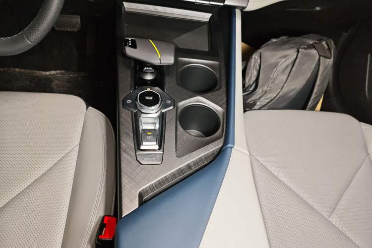 Used Changan UNI-V iDD 2023 Zhidian iDD 1.5T 113km Smart & Fun Version (Rapid Edition)