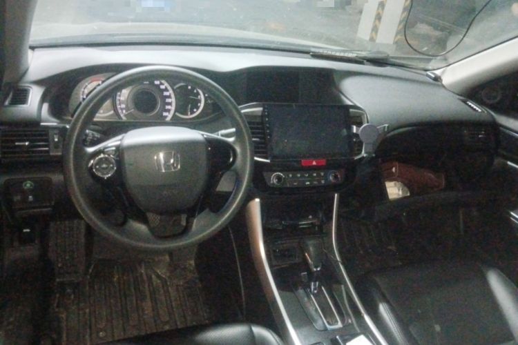 Used Honda Accord 2016 2.0L Comfort Edition Center Console