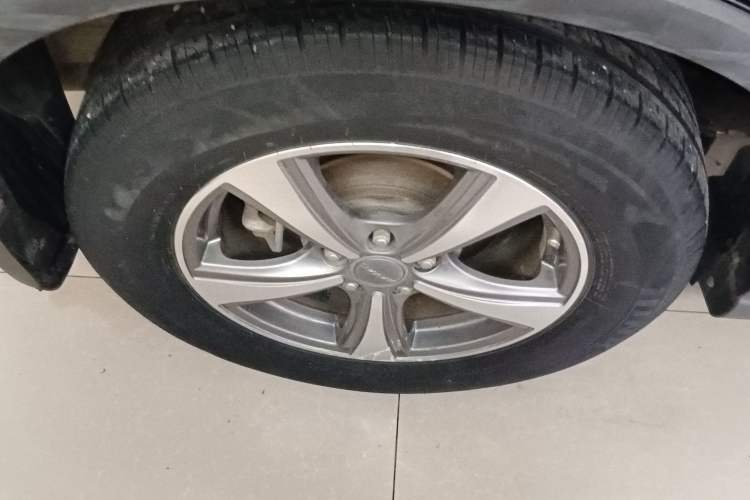 Used Haval H6 2013 Sports Edition 1.5T Manual Two-Wheel Drive Elite Model Exterior 5