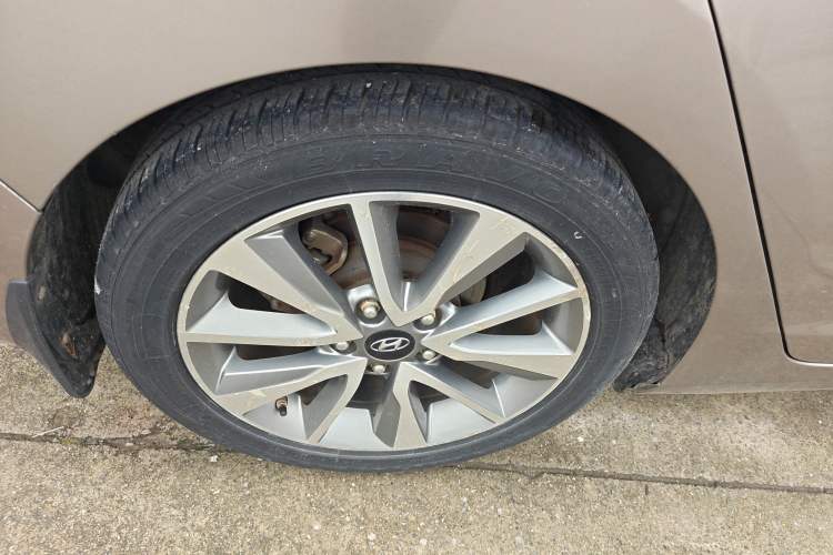 Used Hyundai Elantra (5th Generation / Langdong) 2015 1.6L Automatic Leading Model Right Rear Wheel Hub