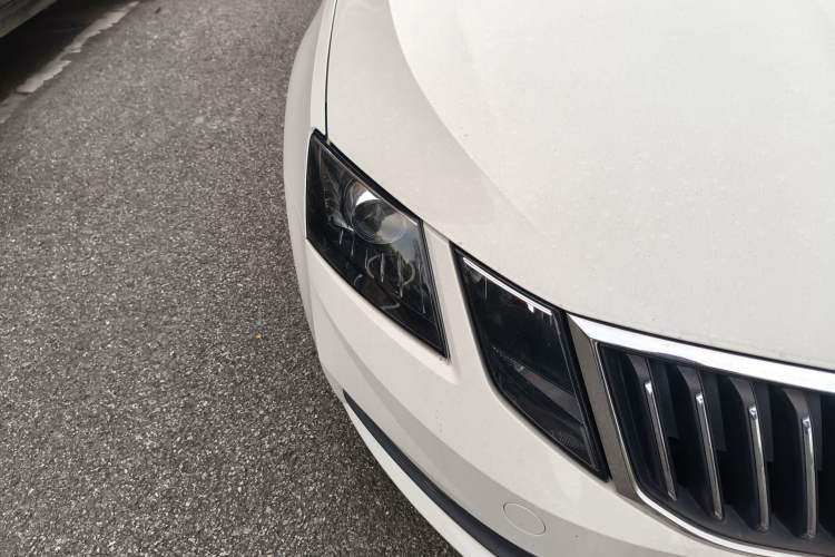 Used Skoda Octavia 2019 1.5L Automatic SmartDrive Comfort Edition China VI Standard
