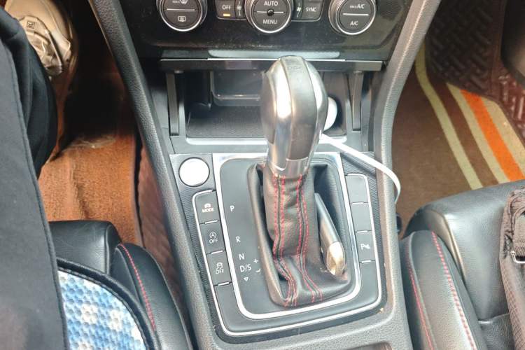 Used Volkswagen Golf GTI 2016 2.0 TSI GTI Gear Lever