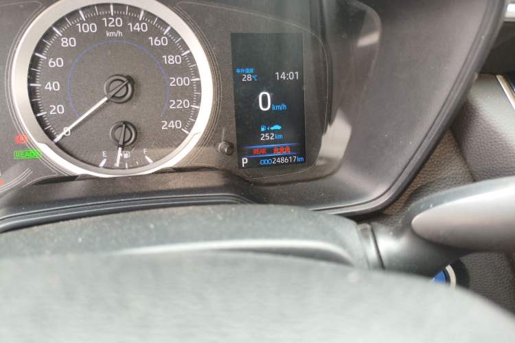 Used Toyota Levin 2019 Dual-Engine 1.8H E-CVT Entry-Level Model China V Standard Odometer Close Up