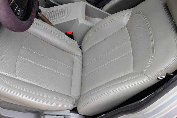 Used FORTHING Lingzhi 2016 M3 1.6L 7-Seater Luxury Model China V Standard