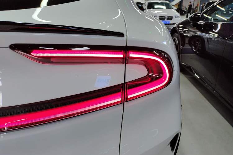 Used Xiaomi Auto YU7 2025 Ultra-Long Range High-Performance All-Wheel-Drive Max Edition