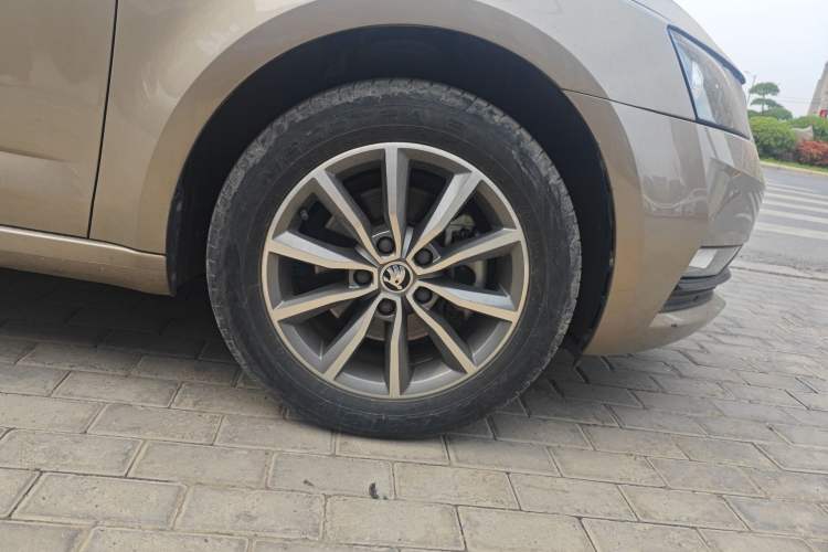 Used Skoda Octavia 2019 TSI230 DSG SmartDrive Comfort Edition China V Standard Right Front Wheel Hub