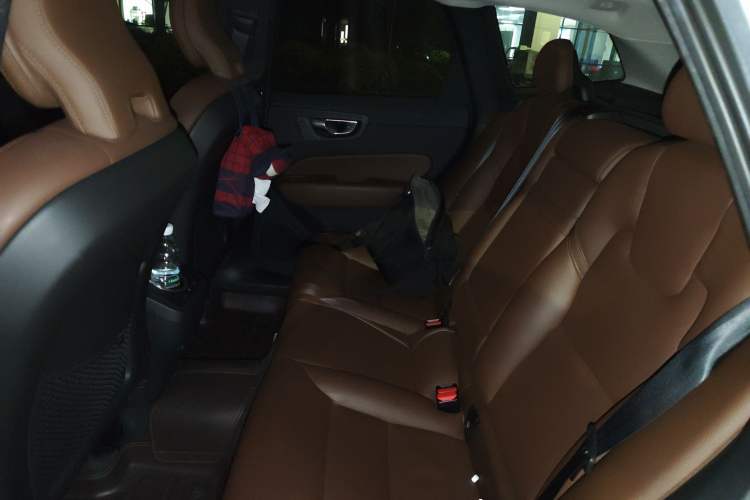 Used Volvo XC60 2019 T5 4x4 Smart Edition China VI Standard