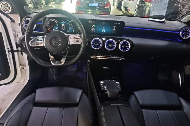 Used Mercedes-Benz A-Class 2022 Restyled A 200 L Sport Sedan Fashion Version
