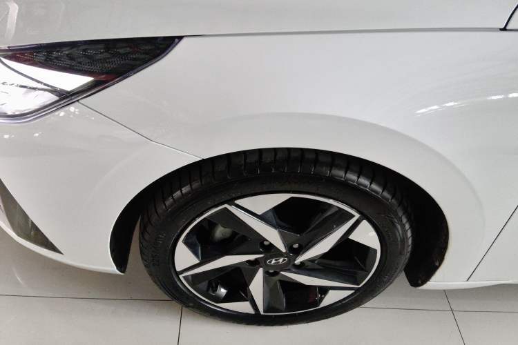 Used Hyundai Elantra 2022 1.5L CVT GLX Elite Edition Left Front Wheel Hub