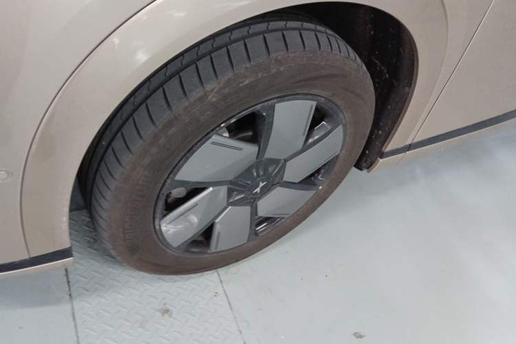 Used XPeng X9 2024 702 Ultra-Long Range Pro
