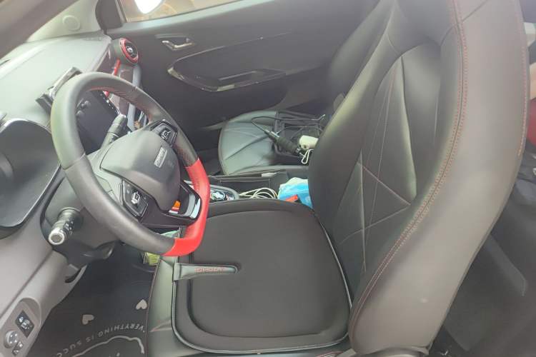 Used Chery Little Ant 2022 Sweet Pink Edition Half-Sugar Version Lithium Iron Phosphate 30 kW 301 km Left Front Seat