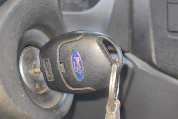 Used Ford Transit Custom 2016 2.2T Short-Wheelbase 6-Seater Mid-Roof Multi-Purpose Vehicle