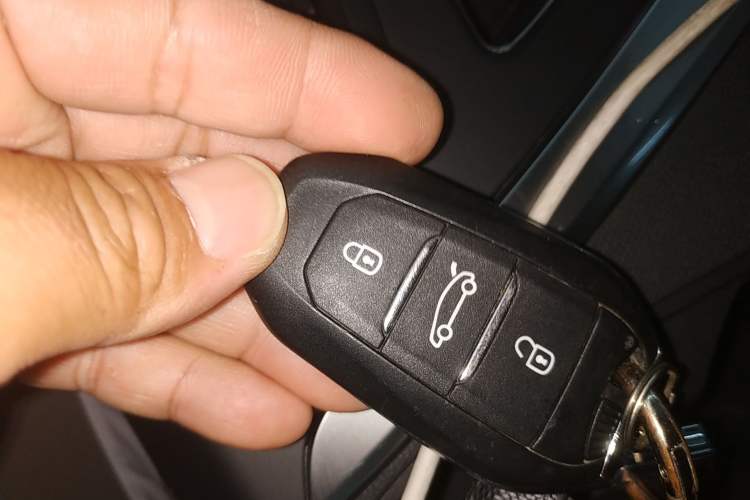 Used Peugeot 5008 2017 380THP 7-Seater Elite Edition
