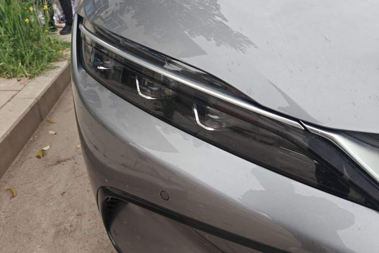 Used BYD Han 2022 EV Genesis Edition 715 km Front-Wheel-Drive Flagship Model Right Front Headlight