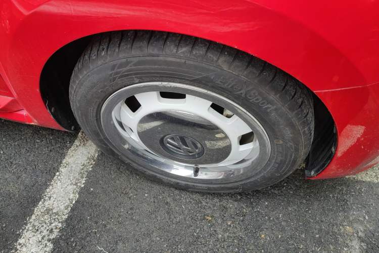 Used Volkswagen Beetle 2015 180TSI model
