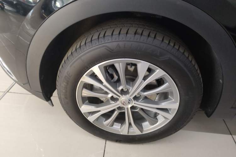 Used Buick Envision 2023 Encore Plus 652T Five-Seat Luxury Model Left Front Wheel Hub