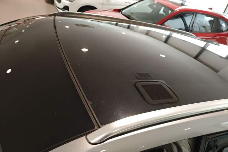 Used Wey VV5 2019 1.5T Two-Wheel Drive Color Pioneer
