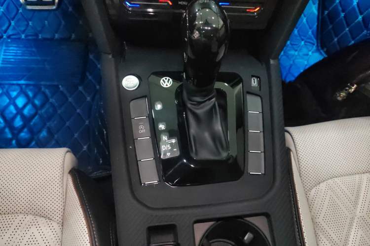 Used Volkswagen Magotan 2025 Revised Version Zhongxiang Edition 330TSI DSG Luxury Trim