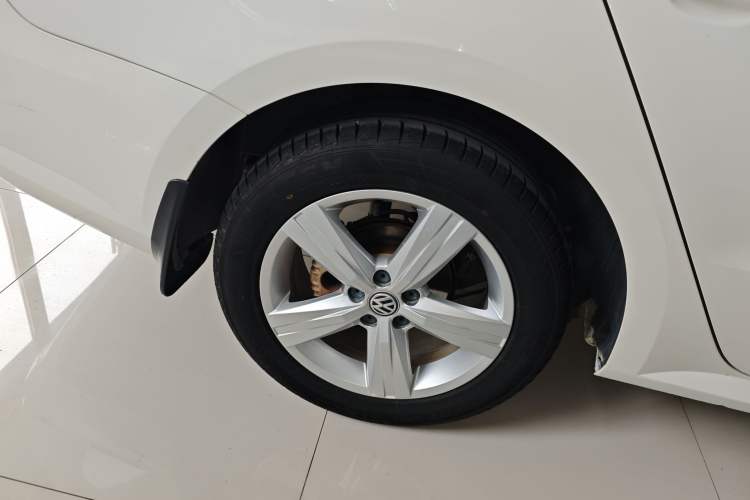 Used Volkswagen Lavida 2017 1.6L Automatic Fashion Edition
