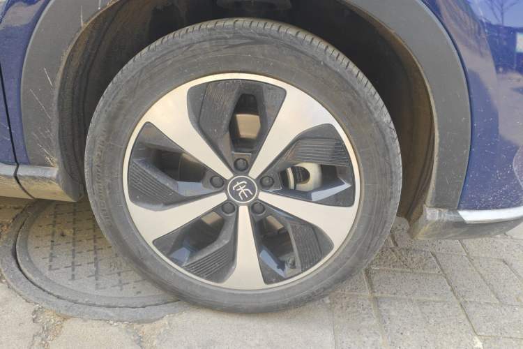 Used BYD Song PLUS New Energy 2021 DM-i 110KM Flagship PLUS Right Front Wheel Hub