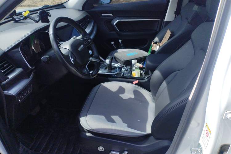 Used Haval H6 2017 Red Label 2.0T Automatic Two-Wheel Drive ZhiShang Model