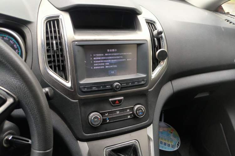 Used CHANGAN KAICHENG Ruixing S50 2017 1.5L Manual Economy Model
