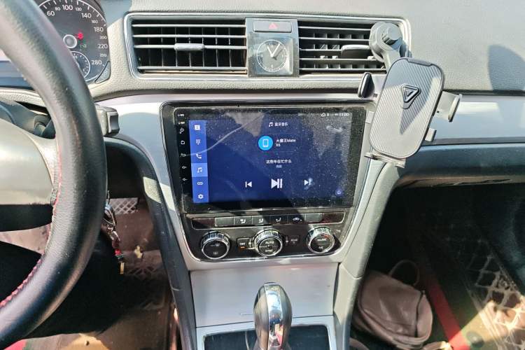 Used Volkswagen Passat 2015 1.4TSI DSG Prestige Edition Audio And AC Panel