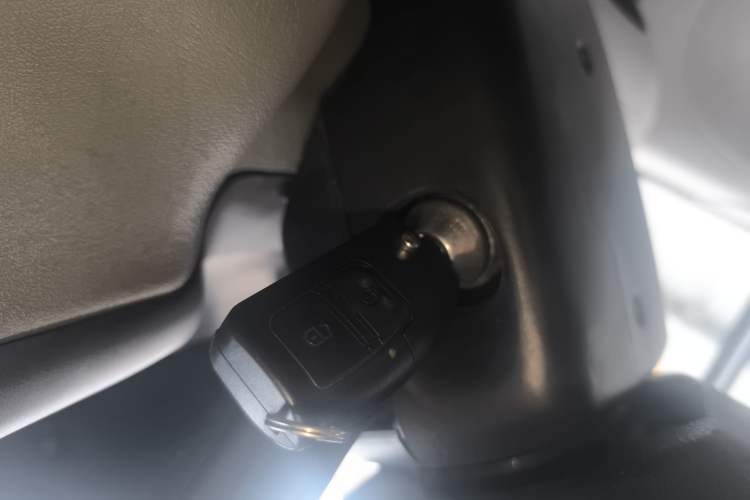 Used JMC Transit 2019 2.8T Commercial Version Short Wheelbase Mid-Roof 6-Seater China VI JX493 Vehicle Key