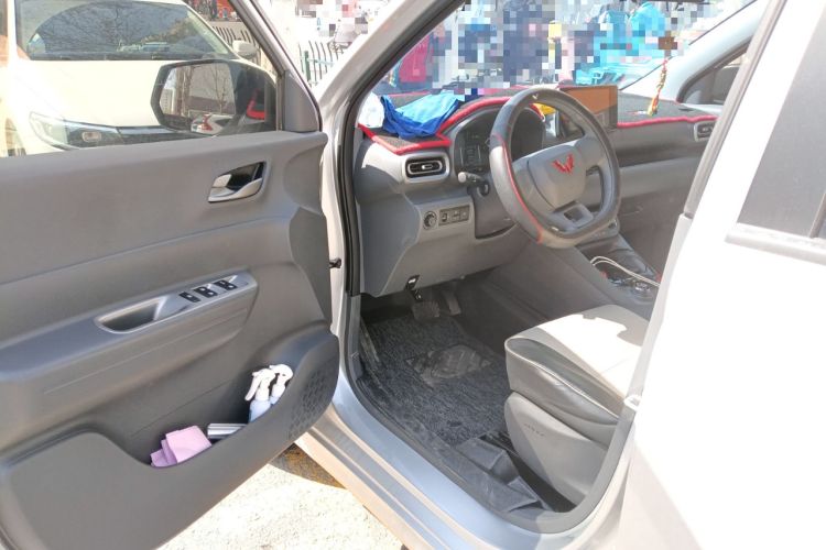 Used Wuling Hongguang New Energy 2025 Extended-Range Hybrid 50KM Comfort Version
