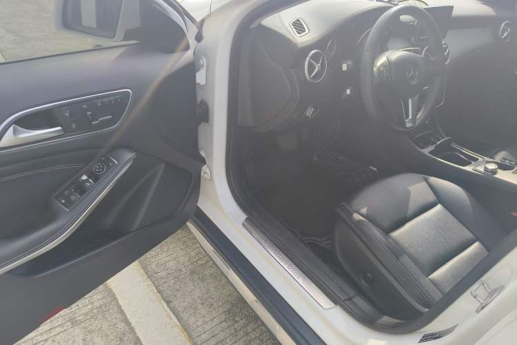 Used Mercedes-Benz GLA 2015 GLA 200 Fashion Model Driver Seat