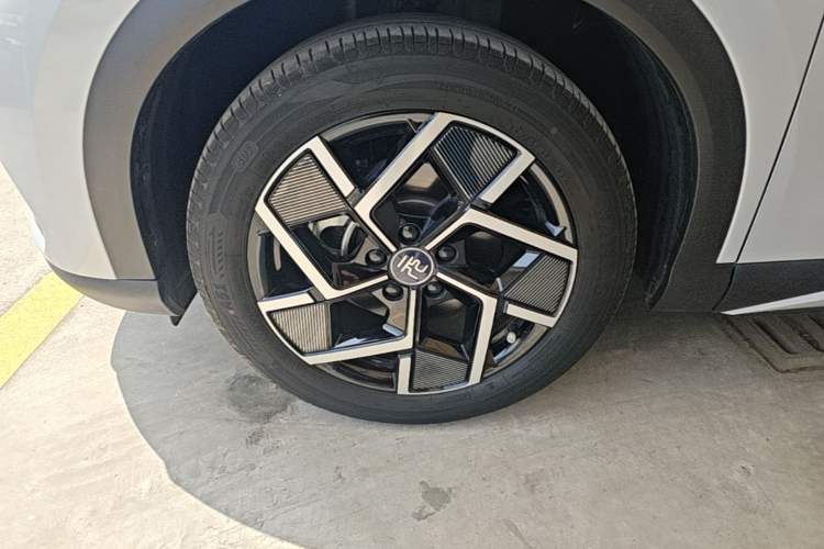 Used BYD Yuan PLUS 2023 Champion Edition 510KM Superior Model Left Front Wheel Hub