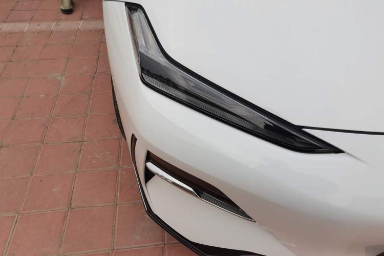 Used Geely Galaxy E8 2024 550 km Range Rear-Wheel-Drive PRO Right Front Headlight