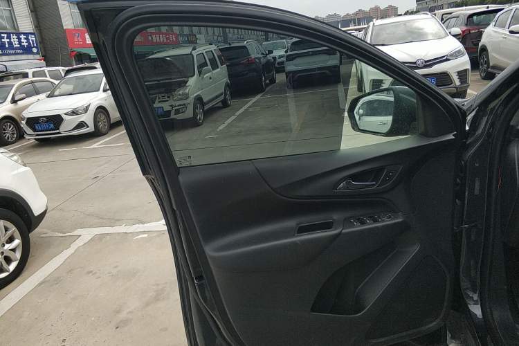 Used Chevrolet Equinox 2017 535T Automatic YuJie Edition