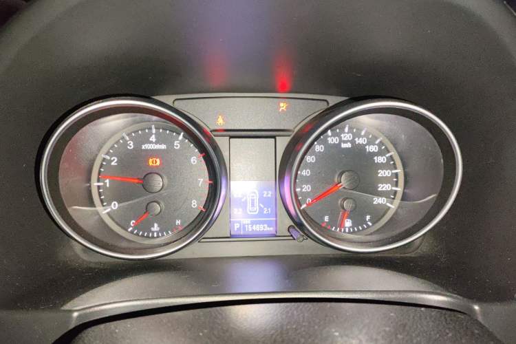 Used Haval H6 2013 Upgraded Model 2.4L Automatic Two-Wheel Drive Elite Version